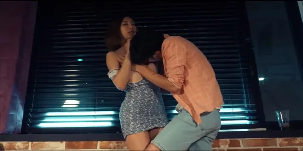 เล่นเสียวแม่เพื่อน หนังเรท R เรื่องราวร้อนแรงของความสัมพันธ์ต้องห้าม